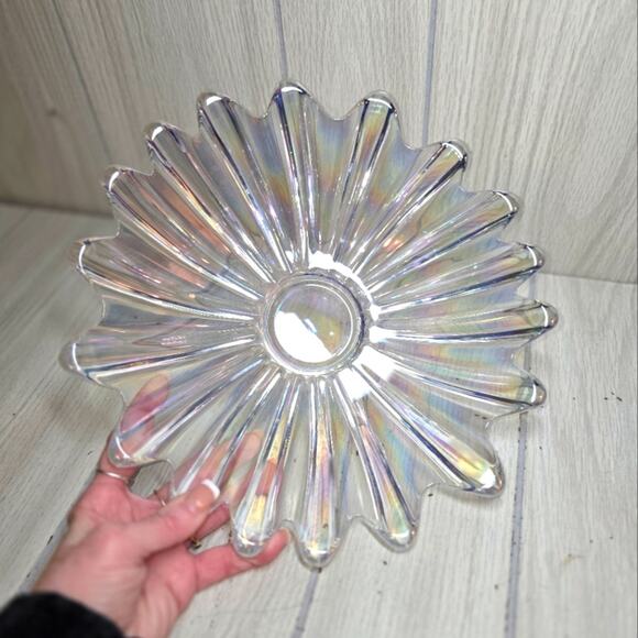 Vtg Iridescent Glass Flower Plate/Bowl Candy Dish Catch All Dish Beatiful - Picture 1 of 5